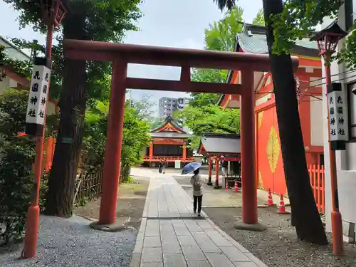 花園神社の鳥居