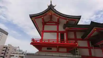 花園神社の本殿・本堂