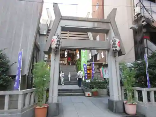 烏森神社の山門・神門
