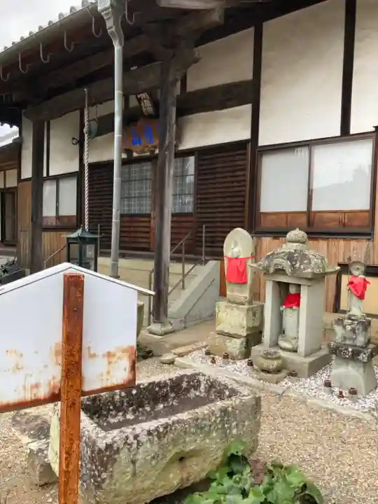 真福寺の本殿・本堂