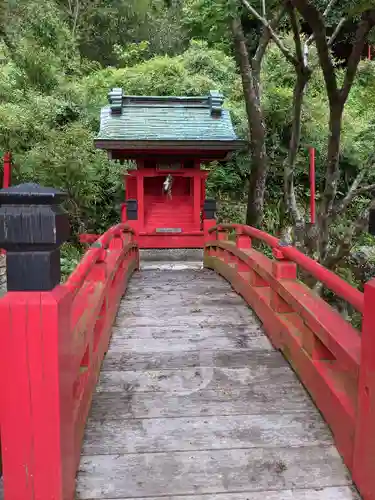 岩水寺の末社