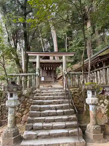 石上神宮の末社・摂社