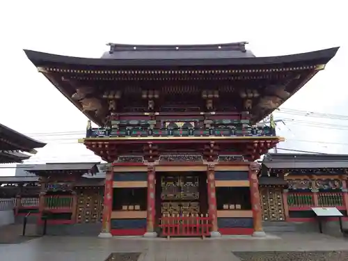 大杉神社の山門・神門