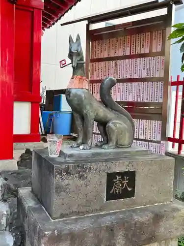 装束稲荷神社（王子稲荷神社境外摂社）の狛犬