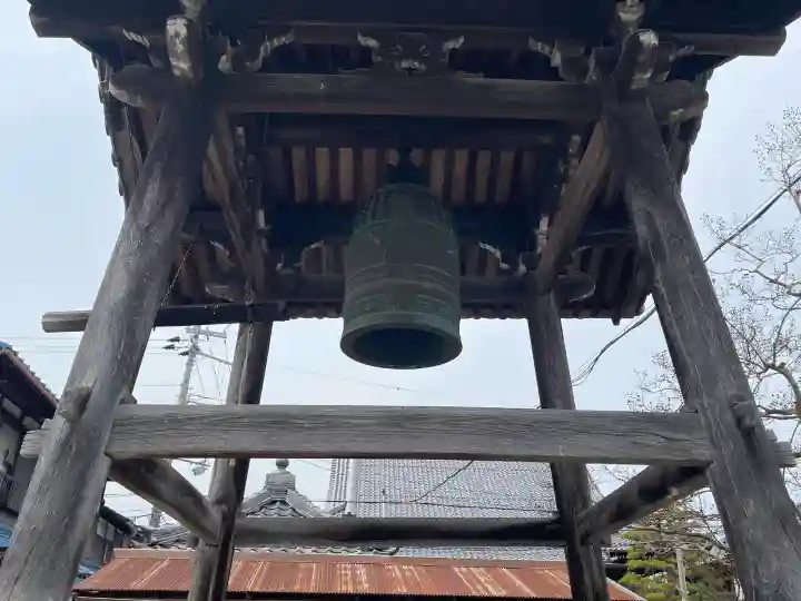 願宗寺の{uncategorized: "未分類", other: "その他", undefined: "問題あり", building: "その他建物", grave: "お墓", sacred_gate: "鳥居", guardian: "狛犬", statue: "像", buddha: "仏像", history: "歴史", nature: "自然", garden: "庭園", animal: "動物", pagoda: "塔", temizu: "手水舎", mountain_gate: "山門・神門", sanctuary: "本殿・本堂", subordinate: "末社・摂社", art: "芸術", scenery: "景色", jizo: "地蔵", ema: "絵馬", goshuin: "御朱印", omikuji: "おみくじ", items: "授与品その他", amulet: "お守り", goshuincho: "御朱印帳", eats: "食事", festival: "お祭り", votive_dance: "神楽", shichigosan: "七五三参", wedding: "結婚式", experience: "体験その他", initially: "初詣", around: "周辺", anti_infection: "感染症対策"}