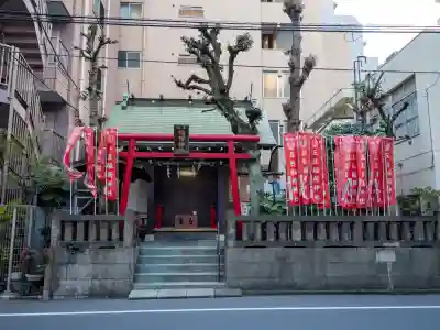 五柱稲荷神社の{uncategorized: "未分類", other: "その他", undefined: "問題あり", building: "その他建物", grave: "お墓", sacred_gate: "鳥居", guardian: "狛犬", statue: "像", buddha: "仏像", history: "歴史", nature: "自然", garden: "庭園", animal: "動物", pagoda: "塔", temizu: "手水舎", mountain_gate: "山門・神門", sanctuary: "本殿・本堂", subordinate: "末社・摂社", art: "芸術", scenery: "景色", jizo: "地蔵", ema: "絵馬", goshuin: "御朱印", omikuji: "おみくじ", items: "授与品その他", amulet: "お守り", goshuincho: "御朱印帳", eats: "食事", festival: "お祭り", votive_dance: "神楽", shichigosan: "七五三参", wedding: "結婚式", experience: "体験その他", initially: "初詣", around: "周辺", anti_infection: "感染症対策"}