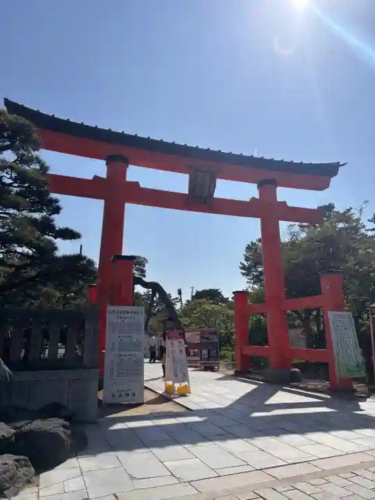 白山神社の{uncategorized: "未分類", other: "その他", undefined: "問題あり", building: "その他建物", grave: "お墓", sacred_gate: "鳥居", guardian: "狛犬", statue: "像", buddha: "仏像", history: "歴史", nature: "自然", garden: "庭園", animal: "動物", pagoda: "塔", temizu: "手水舎", mountain_gate: "山門・神門", sanctuary: "本殿・本堂", subordinate: "末社・摂社", art: "芸術", scenery: "景色", jizo: "地蔵", ema: "絵馬", goshuin: "御朱印", omikuji: "おみくじ", items: "授与品その他", amulet: "お守り", goshuincho: "御朱印帳", eats: "食事", festival: "お祭り", votive_dance: "神楽", shichigosan: "七五三参", wedding: "結婚式", experience: "体験その他", initially: "初詣", around: "周辺", anti_infection: "感染症対策"}