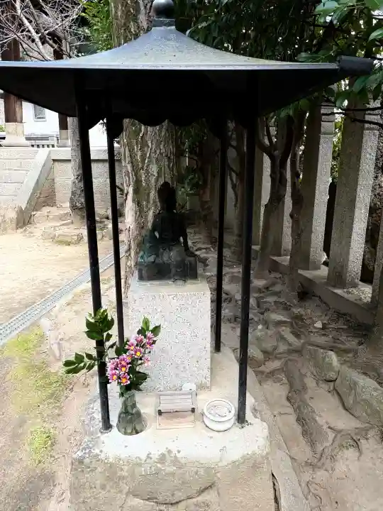 妙光院の{uncategorized: "未分類", other: "その他", undefined: "問題あり", building: "その他建物", grave: "お墓", sacred_gate: "鳥居", guardian: "狛犬", statue: "像", buddha: "仏像", history: "歴史", nature: "自然", garden: "庭園", animal: "動物", pagoda: "塔", temizu: "手水舎", mountain_gate: "山門・神門", sanctuary: "本殿・本堂", subordinate: "末社・摂社", art: "芸術", scenery: "景色", jizo: "地蔵", ema: "絵馬", goshuin: "御朱印", omikuji: "おみくじ", items: "授与品その他", amulet: "お守り", goshuincho: "御朱印帳", eats: "食事", festival: "お祭り", votive_dance: "神楽", shichigosan: "七五三参", wedding: "結婚式", experience: "体験その他", initially: "初詣", around: "周辺", anti_infection: "感染症対策"}