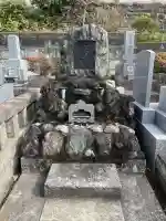 法雲寺の{uncategorized: "未分類", other: "その他", undefined: "問題あり", building: "その他建物", grave: "お墓", sacred_gate: "鳥居", guardian: "狛犬", statue: "像", buddha: "仏像", history: "歴史", nature: "自然", garden: "庭園", animal: "動物", pagoda: "塔", temizu: "手水舎", mountain_gate: "山門・神門", sanctuary: "本殿・本堂", subordinate: "末社・摂社", art: "芸術", scenery: "景色", jizo: "地蔵", ema: "絵馬", goshuin: "御朱印", omikuji: "おみくじ", items: "授与品その他", amulet: "お守り", goshuincho: "御朱印帳", eats: "食事", festival: "お祭り", votive_dance: "神楽", shichigosan: "七五三参", wedding: "結婚式", experience: "体験その他", initially: "初詣", around: "周辺", anti_infection: "感染症対策"}