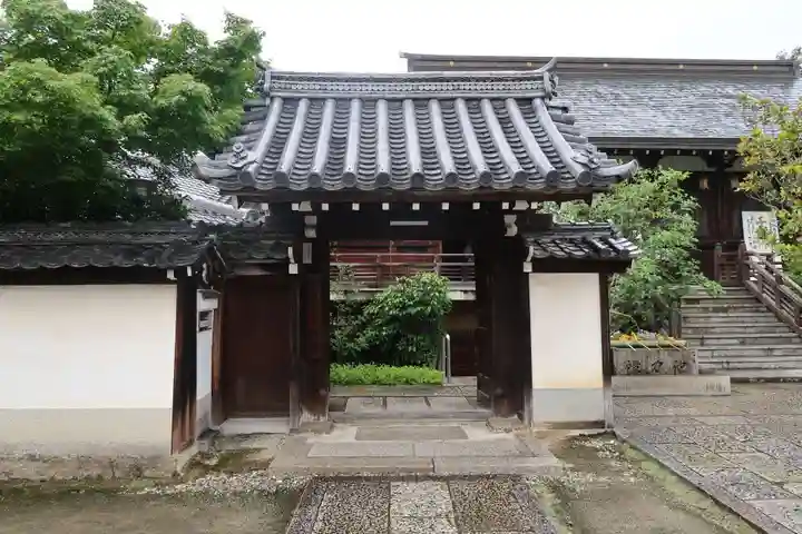 矢田寺の山門・神門