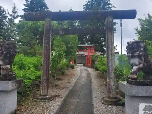 椿森諏訪神社の鳥居