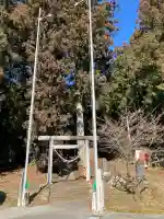 下永野熊野神社の{uncategorized: "未分類", other: "その他", undefined: "問題あり", building: "その他建物", grave: "お墓", sacred_gate: "鳥居", guardian: "狛犬", statue: "像", buddha: "仏像", history: "歴史", nature: "自然", garden: "庭園", animal: "動物", pagoda: "塔", temizu: "手水舎", mountain_gate: "山門・神門", sanctuary: "本殿・本堂", subordinate: "末社・摂社", art: "芸術", scenery: "景色", jizo: "地蔵", ema: "絵馬", goshuin: "御朱印", omikuji: "おみくじ", items: "授与品その他", amulet: "お守り", goshuincho: "御朱印帳", eats: "食事", festival: "お祭り", votive_dance: "神楽", shichigosan: "七五三参", wedding: "結婚式", experience: "体験その他", initially: "初詣", around: "周辺", anti_infection: "感染症対策"}