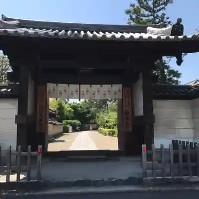 西大寺の山門・神門