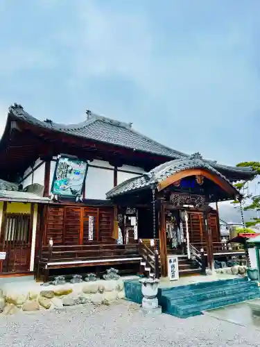 観音寺の{uncategorized: "未分類", other: "その他", undefined: "問題あり", building: "その他建物", grave: "お墓", sacred_gate: "鳥居", guardian: "狛犬", statue: "像", buddha: "仏像", history: "歴史", nature: "自然", garden: "庭園", animal: "動物", pagoda: "塔", temizu: "手水舎", mountain_gate: "山門・神門", sanctuary: "本殿・本堂", subordinate: "末社・摂社", art: "芸術", scenery: "景色", jizo: "地蔵", ema: "絵馬", goshuin: "御朱印", omikuji: "おみくじ", items: "授与品その他", amulet: "お守り", goshuincho: "御朱印帳", eats: "食事", festival: "お祭り", votive_dance: "神楽", shichigosan: "七五三参", wedding: "結婚式", experience: "体験その他", initially: "初詣", around: "周辺", anti_infection: "感染症対策"}