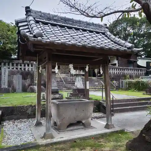 霊丘神社の手水