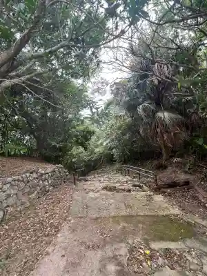 斎場御嶽の{uncategorized: "未分類", other: "その他", undefined: "問題あり", building: "その他建物", grave: "お墓", sacred_gate: "鳥居", guardian: "狛犬", statue: "像", buddha: "仏像", history: "歴史", nature: "自然", garden: "庭園", animal: "動物", pagoda: "塔", temizu: "手水舎", mountain_gate: "山門・神門", sanctuary: "本殿・本堂", subordinate: "末社・摂社", art: "芸術", scenery: "景色", jizo: "地蔵", ema: "絵馬", goshuin: "御朱印", omikuji: "おみくじ", items: "授与品その他", amulet: "お守り", goshuincho: "御朱印帳", eats: "食事", festival: "お祭り", votive_dance: "神楽", shichigosan: "七五三参", wedding: "結婚式", experience: "体験その他", initially: "初詣", around: "周辺", anti_infection: "感染症対策"}