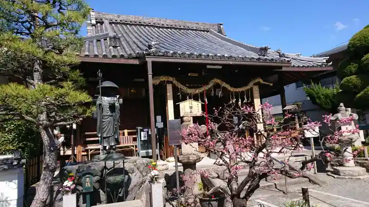 勝龍寺の本殿・本堂