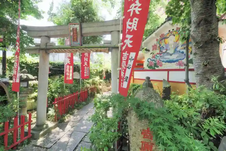 吉原弁財天本宮(吉原神社奥宮)の{uncategorized: "未分類", other: "その他", undefined: "問題あり", building: "その他建物", grave: "お墓", sacred_gate: "鳥居", guardian: "狛犬", statue: "像", buddha: "仏像", history: "歴史", nature: "自然", garden: "庭園", animal: "動物", pagoda: "塔", temizu: "手水舎", mountain_gate: "山門・神門", sanctuary: "本殿・本堂", subordinate: "末社・摂社", art: "芸術", scenery: "景色", jizo: "地蔵", ema: "絵馬", goshuin: "御朱印", omikuji: "おみくじ", items: "授与品その他", amulet: "お守り", goshuincho: "御朱印帳", eats: "食事", festival: "お祭り", votive_dance: "神楽", shichigosan: "七五三参", wedding: "結婚式", experience: "体験その他", initially: "初詣", around: "周辺", anti_infection: "感染症対策"}