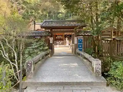 宇治上神社の山門・神門