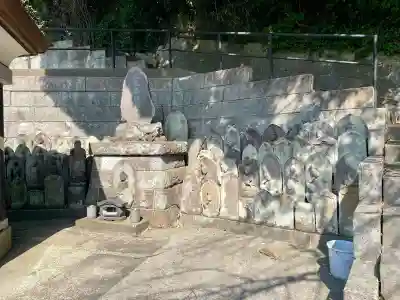 高松寺の{uncategorized: "未分類", other: "その他", undefined: "問題あり", building: "その他建物", grave: "お墓", sacred_gate: "鳥居", guardian: "狛犬", statue: "像", buddha: "仏像", history: "歴史", nature: "自然", garden: "庭園", animal: "動物", pagoda: "塔", temizu: "手水舎", mountain_gate: "山門・神門", sanctuary: "本殿・本堂", subordinate: "末社・摂社", art: "芸術", scenery: "景色", jizo: "地蔵", ema: "絵馬", goshuin: "御朱印", omikuji: "おみくじ", items: "授与品その他", amulet: "お守り", goshuincho: "御朱印帳", eats: "食事", festival: "お祭り", votive_dance: "神楽", shichigosan: "七五三参", wedding: "結婚式", experience: "体験その他", initially: "初詣", around: "周辺", anti_infection: "感染症対策"}