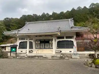万重寺の{uncategorized: "未分類", other: "その他", undefined: "問題あり", building: "その他建物", grave: "お墓", sacred_gate: "鳥居", guardian: "狛犬", statue: "像", buddha: "仏像", history: "歴史", nature: "自然", garden: "庭園", animal: "動物", pagoda: "塔", temizu: "手水舎", mountain_gate: "山門・神門", sanctuary: "本殿・本堂", subordinate: "末社・摂社", art: "芸術", scenery: "景色", jizo: "地蔵", ema: "絵馬", goshuin: "御朱印", omikuji: "おみくじ", items: "授与品その他", amulet: "お守り", goshuincho: "御朱印帳", eats: "食事", festival: "お祭り", votive_dance: "神楽", shichigosan: "七五三参", wedding: "結婚式", experience: "体験その他", initially: "初詣", around: "周辺", anti_infection: "感染症対策"}