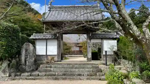 桃林寺の山門