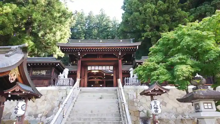 櫻山八幡宮の山門・神門