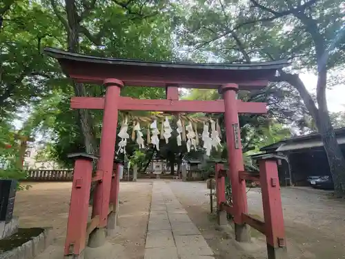 本太氷川神社の鳥居