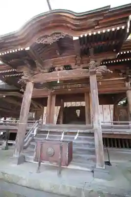 諏訪護国神社の本殿・本堂