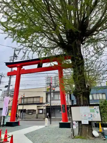 川越熊野神社の{uncategorized: "未分類", other: "その他", undefined: "問題あり", building: "その他建物", grave: "お墓", sacred_gate: "鳥居", guardian: "狛犬", statue: "像", buddha: "仏像", history: "歴史", nature: "自然", garden: "庭園", animal: "動物", pagoda: "塔", temizu: "手水舎", mountain_gate: "山門・神門", sanctuary: "本殿・本堂", subordinate: "末社・摂社", art: "芸術", scenery: "景色", jizo: "地蔵", ema: "絵馬", goshuin: "御朱印", omikuji: "おみくじ", items: "授与品その他", amulet: "お守り", goshuincho: "御朱印帳", eats: "食事", festival: "お祭り", votive_dance: "神楽", shichigosan: "七五三参", wedding: "結婚式", experience: "体験その他", initially: "初詣", around: "周辺", anti_infection: "感染症対策"}