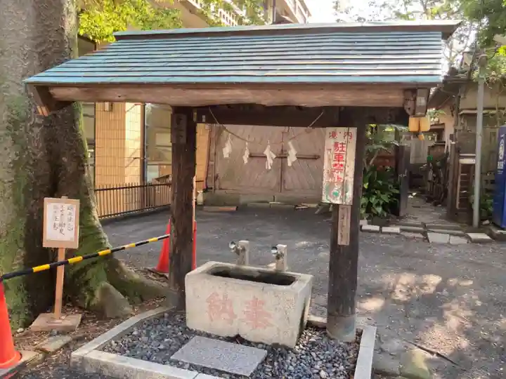 亀岡八幡宮(亀岡八幡神社)の手水舎