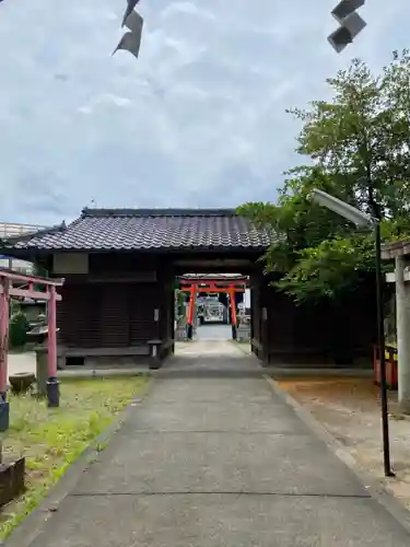 菱妻神社の山門・神門