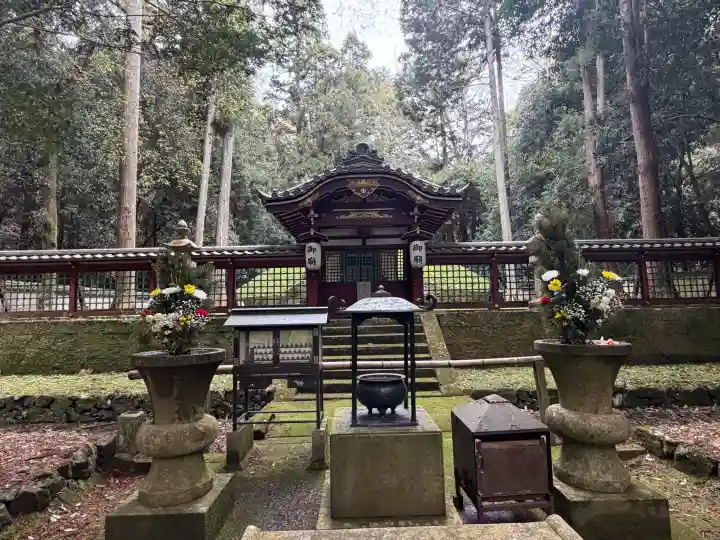 根来寺 奥の院の{uncategorized: "未分類", other: "その他", undefined: "問題あり", building: "その他建物", grave: "お墓", sacred_gate: "鳥居", guardian: "狛犬", statue: "像", buddha: "仏像", history: "歴史", nature: "自然", garden: "庭園", animal: "動物", pagoda: "塔", temizu: "手水舎", mountain_gate: "山門・神門", sanctuary: "本殿・本堂", subordinate: "末社・摂社", art: "芸術", scenery: "景色", jizo: "地蔵", ema: "絵馬", goshuin: "御朱印", omikuji: "おみくじ", items: "授与品その他", amulet: "お守り", goshuincho: "御朱印帳", eats: "食事", festival: "お祭り", votive_dance: "神楽", shichigosan: "七五三参", wedding: "結婚式", experience: "体験その他", initially: "初詣", around: "周辺", anti_infection: "感染症対策"}