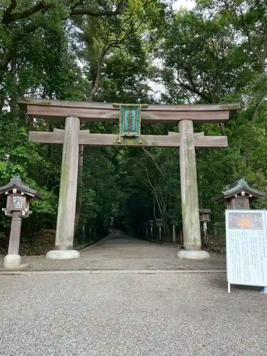 大神神社の{uncategorized: "未分類", other: "その他", undefined: "問題あり", building: "その他建物", grave: "お墓", sacred_gate: "鳥居", guardian: "狛犬", statue: "像", buddha: "仏像", history: "歴史", nature: "自然", garden: "庭園", animal: "動物", pagoda: "塔", temizu: "手水舎", mountain_gate: "山門・神門", sanctuary: "本殿・本堂", subordinate: "末社・摂社", art: "芸術", scenery: "景色", jizo: "地蔵", ema: "絵馬", goshuin: "御朱印", omikuji: "おみくじ", items: "授与品その他", amulet: "お守り", goshuincho: "御朱印帳", eats: "食事", festival: "お祭り", votive_dance: "神楽", shichigosan: "七五三参", wedding: "結婚式", experience: "体験その他", initially: "初詣", around: "周辺", anti_infection: "感染症対策"}
