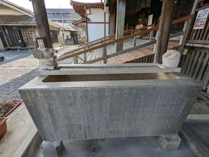 弘明寺の手水舎