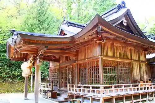 布辨神社の本殿