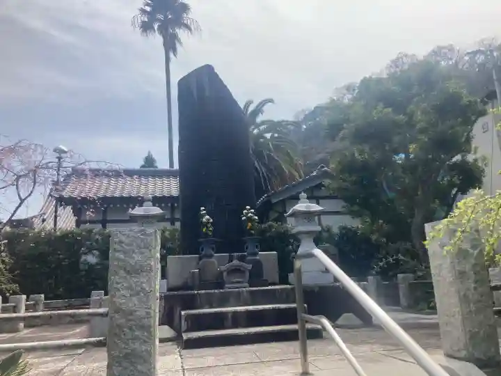 伝福寺の{uncategorized: "未分類", other: "その他", undefined: "問題あり", building: "その他建物", grave: "お墓", sacred_gate: "鳥居", guardian: "狛犬", statue: "像", buddha: "仏像", history: "歴史", nature: "自然", garden: "庭園", animal: "動物", pagoda: "塔", temizu: "手水舎", mountain_gate: "山門・神門", sanctuary: "本殿・本堂", subordinate: "末社・摂社", art: "芸術", scenery: "景色", jizo: "地蔵", ema: "絵馬", goshuin: "御朱印", omikuji: "おみくじ", items: "授与品その他", amulet: "お守り", goshuincho: "御朱印帳", eats: "食事", festival: "お祭り", votive_dance: "神楽", shichigosan: "七五三参", wedding: "結婚式", experience: "体験その他", initially: "初詣", around: "周辺", anti_infection: "感染症対策"}