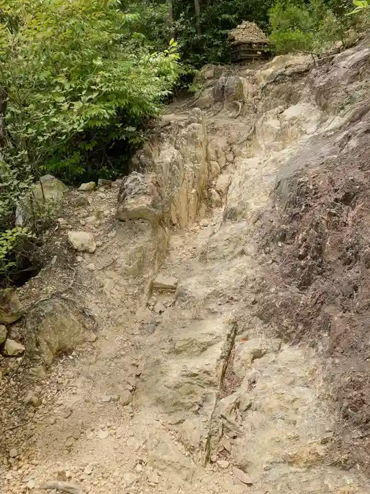 石上布都魂神社(岡山県)