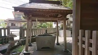 淺間神社（忍野八海）の手水舎