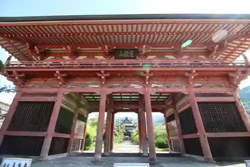 甲斐善光寺の山門