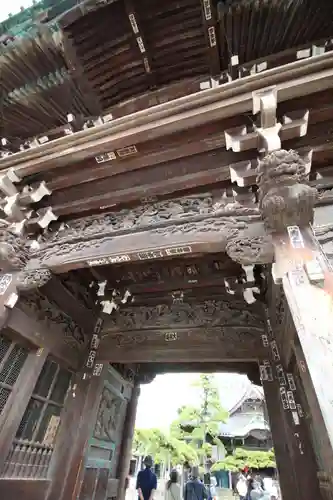 題経寺（柴又帝釈天）の山門・神門