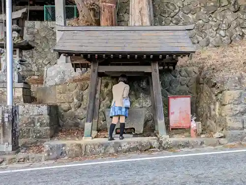 諏訪神社の手水舎