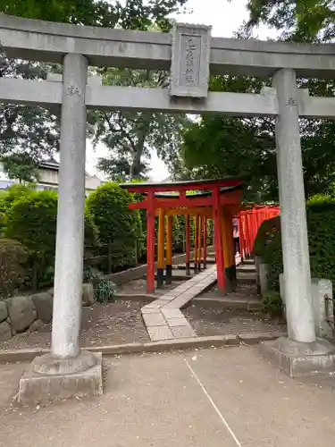 乙女稲荷神社の鳥居