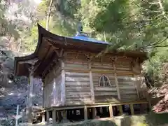 八葉寺の本殿