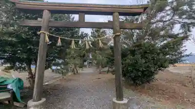 新保 白山神社の{uncategorized: "未分類", other: "その他", undefined: "問題あり", building: "その他建物", grave: "お墓", sacred_gate: "鳥居", guardian: "狛犬", statue: "像", buddha: "仏像", history: "歴史", nature: "自然", garden: "庭園", animal: "動物", pagoda: "塔", temizu: "手水舎", mountain_gate: "山門・神門", sanctuary: "本殿・本堂", subordinate: "末社・摂社", art: "芸術", scenery: "景色", jizo: "地蔵", ema: "絵馬", goshuin: "御朱印", omikuji: "おみくじ", items: "授与品その他", amulet: "お守り", goshuincho: "御朱印帳", eats: "食事", festival: "お祭り", votive_dance: "神楽", shichigosan: "七五三参", wedding: "結婚式", experience: "体験その他", initially: "初詣", around: "周辺", anti_infection: "感染症対策"}