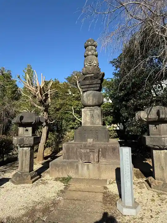 伝通院の{uncategorized: "未分類", other: "その他", undefined: "問題あり", building: "その他建物", grave: "お墓", sacred_gate: "鳥居", guardian: "狛犬", statue: "像", buddha: "仏像", history: "歴史", nature: "自然", garden: "庭園", animal: "動物", pagoda: "塔", temizu: "手水舎", mountain_gate: "山門・神門", sanctuary: "本殿・本堂", subordinate: "末社・摂社", art: "芸術", scenery: "景色", jizo: "地蔵", ema: "絵馬", goshuin: "御朱印", omikuji: "おみくじ", items: "授与品その他", amulet: "お守り", goshuincho: "御朱印帳", eats: "食事", festival: "お祭り", votive_dance: "神楽", shichigosan: "七五三参", wedding: "結婚式", experience: "体験その他", initially: "初詣", around: "周辺", anti_infection: "感染症対策"}