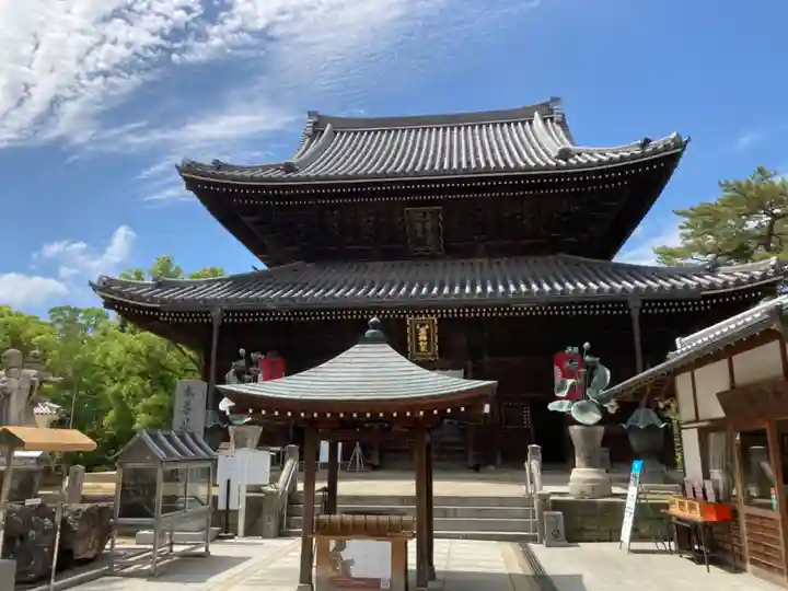 善通寺の本殿・本堂