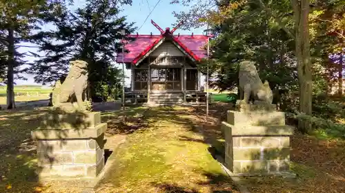 下メム神社の本殿