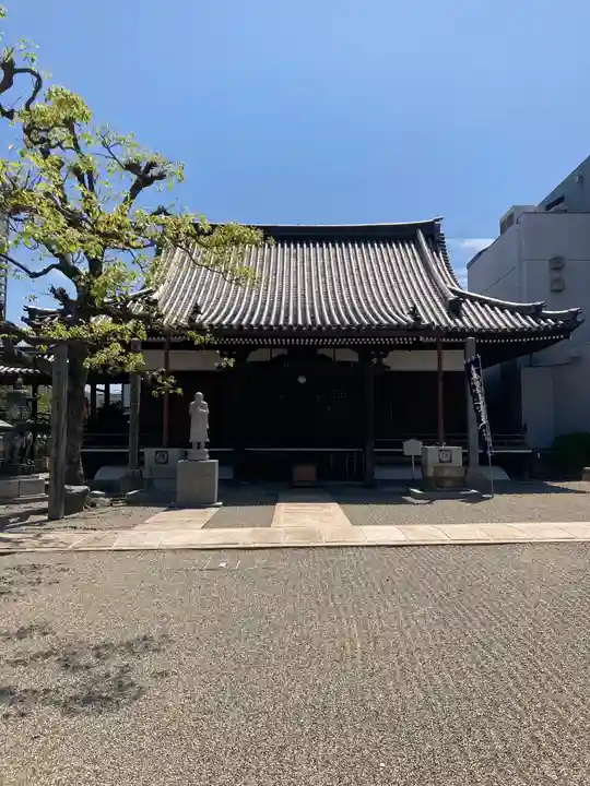 本興寺の本殿・本堂