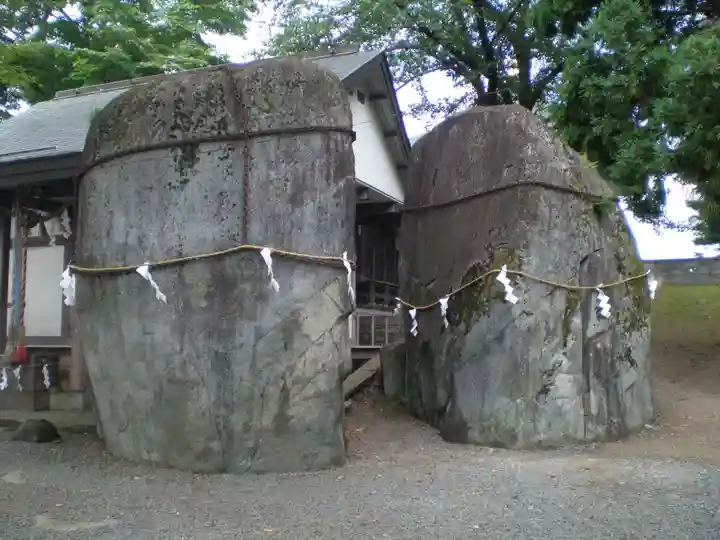 三ツ石神社の自然